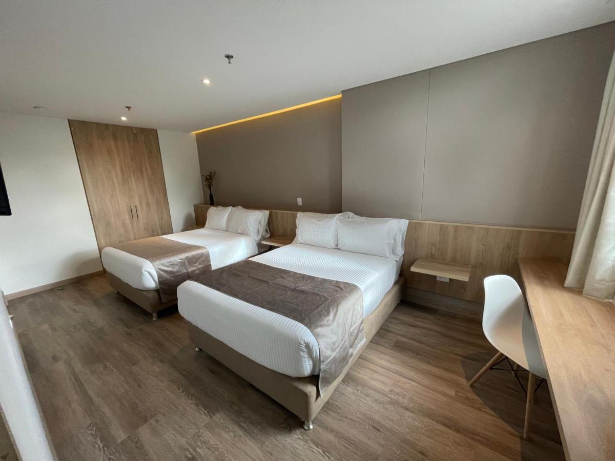 Em Hotel Corferias Embajada Americana ボゴタ エクステリア 写真