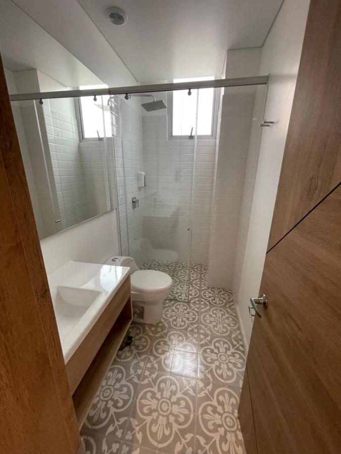 Em Hotel Corferias Embajada Americana ボゴタ エクステリア 写真