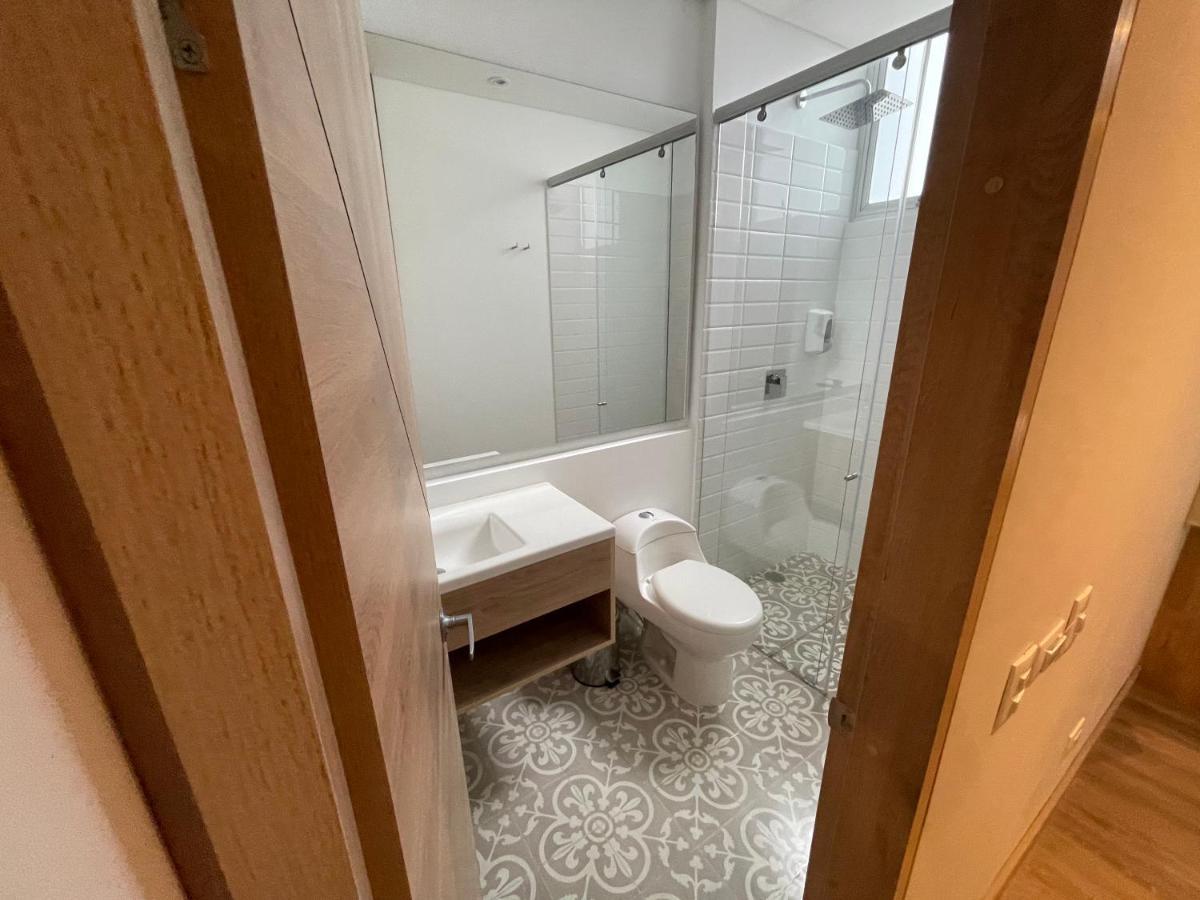 Em Hotel Corferias Embajada Americana ボゴタ エクステリア 写真
