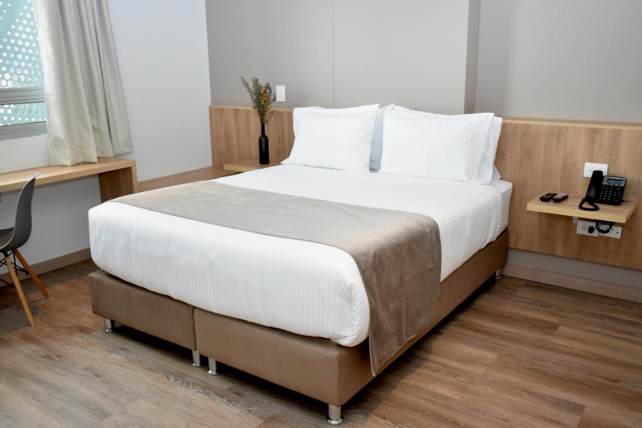 Em Hotel Corferias Embajada Americana ボゴタ エクステリア 写真