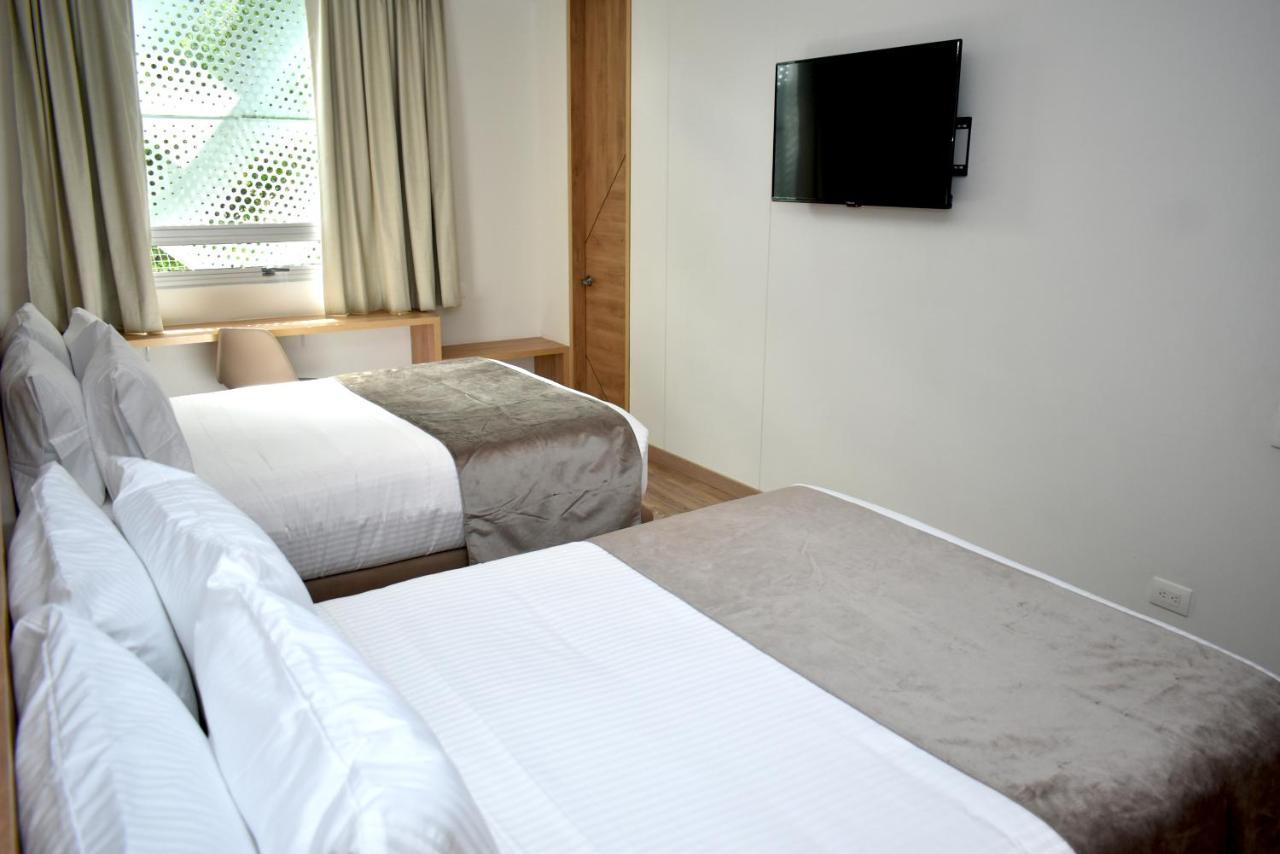 Em Hotel Corferias Embajada Americana ボゴタ エクステリア 写真