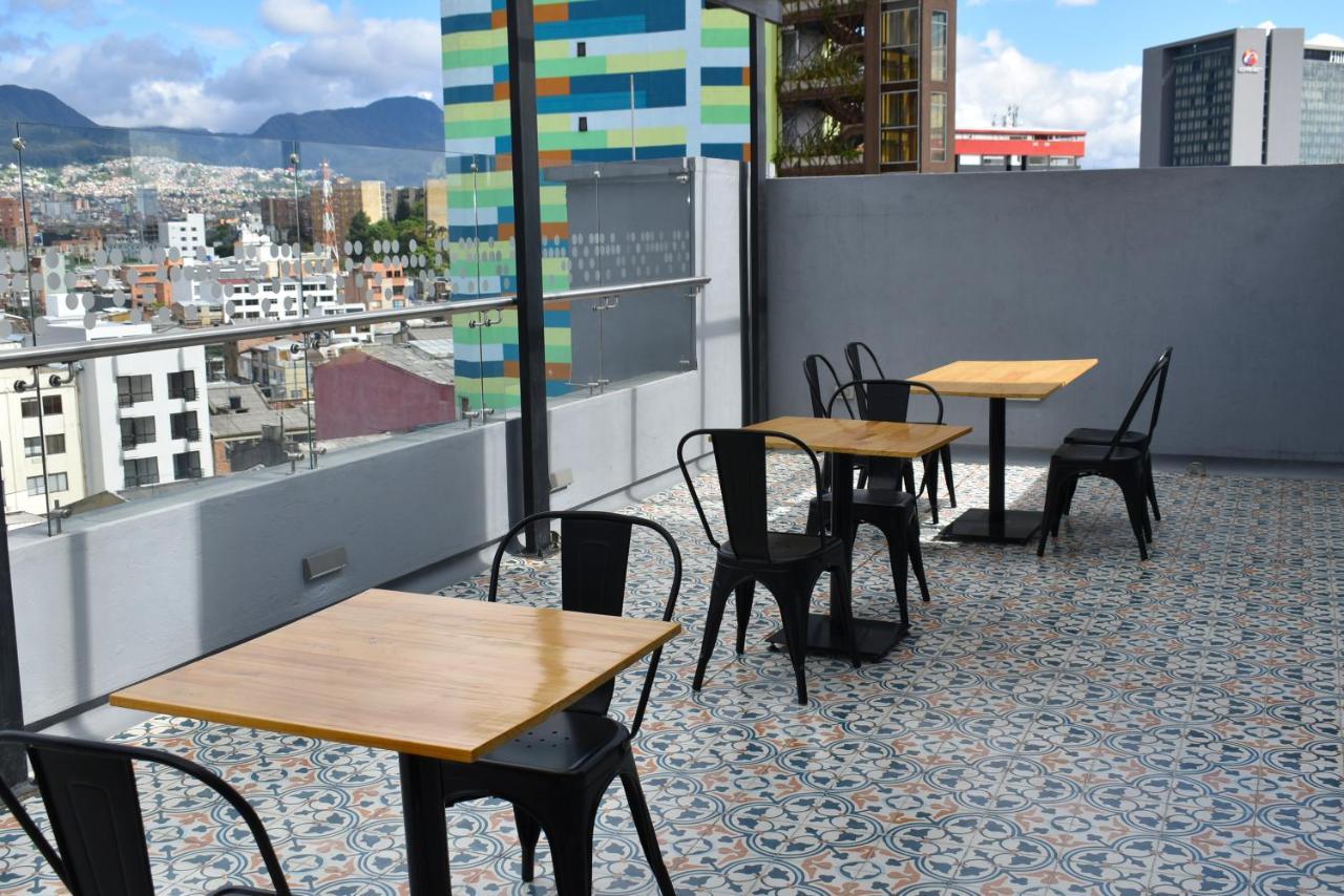 Em Hotel Corferias Embajada Americana ボゴタ エクステリア 写真