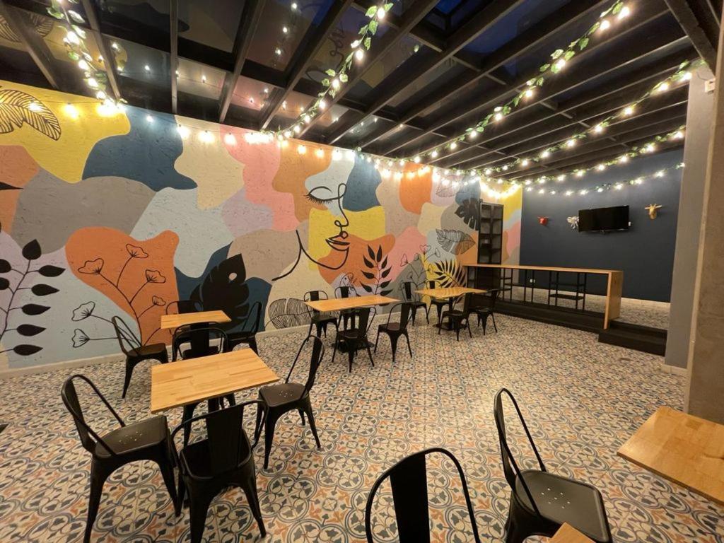 Em Hotel Corferias Embajada Americana ボゴタ エクステリア 写真