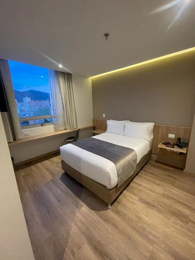 Em Hotel Corferias Embajada Americana ボゴタ エクステリア 写真