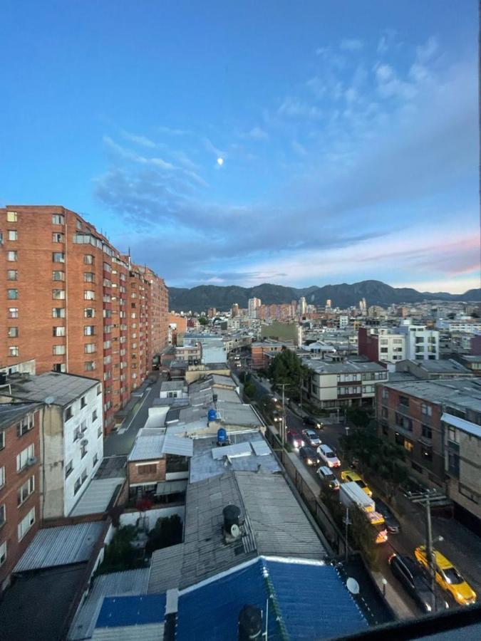 Em Hotel Corferias Embajada Americana ボゴタ エクステリア 写真