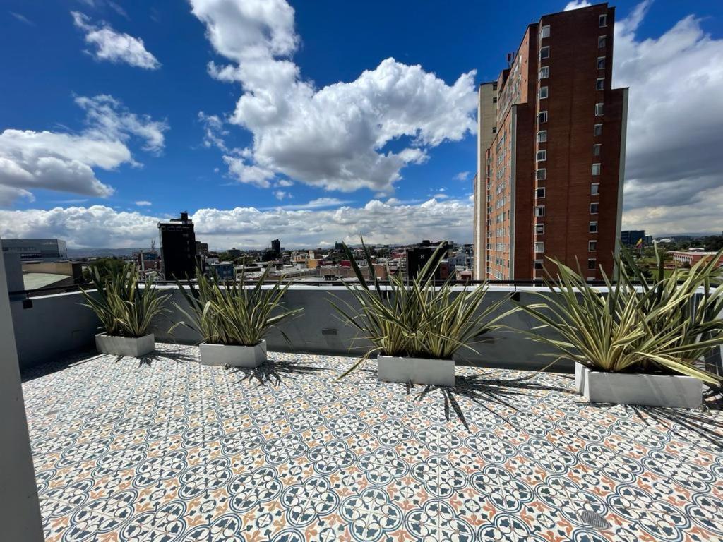 Em Hotel Corferias Embajada Americana ボゴタ エクステリア 写真