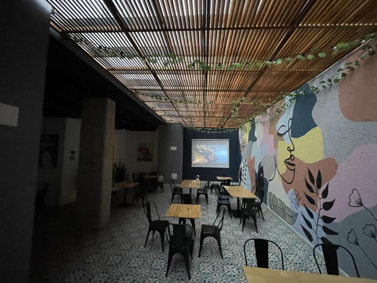 Em Hotel Corferias Embajada Americana ボゴタ エクステリア 写真
